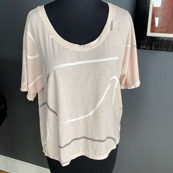 Gapfit pastel pink large abstract graphic shirt dolman sleeve stretchy top. Med - Picture 1 of 5
